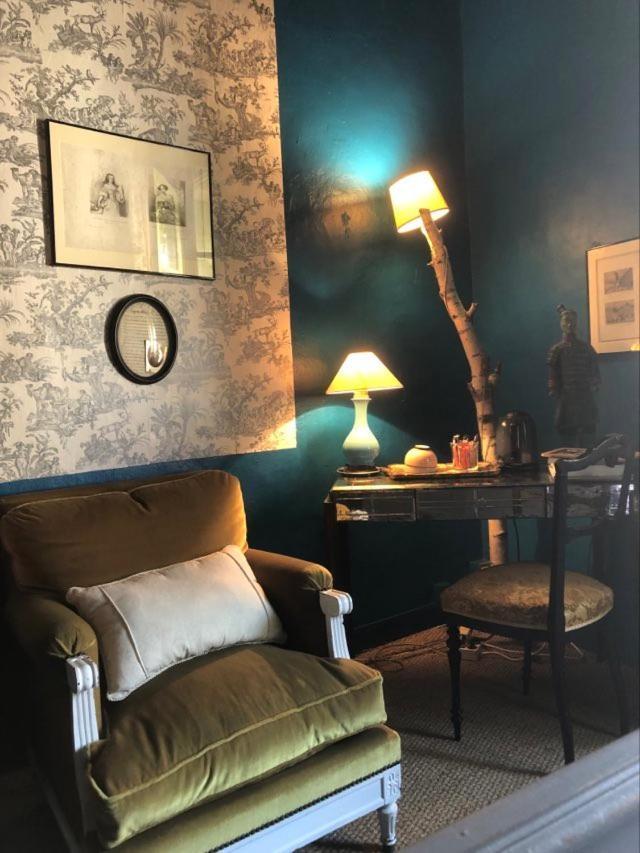Ecueille Maison D'Hotes "Les Volets Verts" Et Sa Brocante מראה חיצוני תמונה