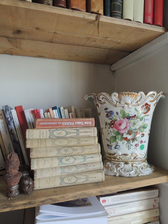 Ecueille Maison D'Hotes "Les Volets Verts" Et Sa Brocante מראה חיצוני תמונה