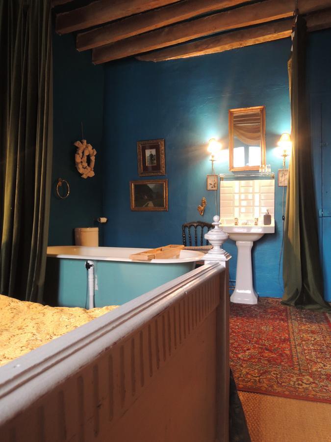 Ecueille Maison D'Hotes "Les Volets Verts" Et Sa Brocante מראה חיצוני תמונה